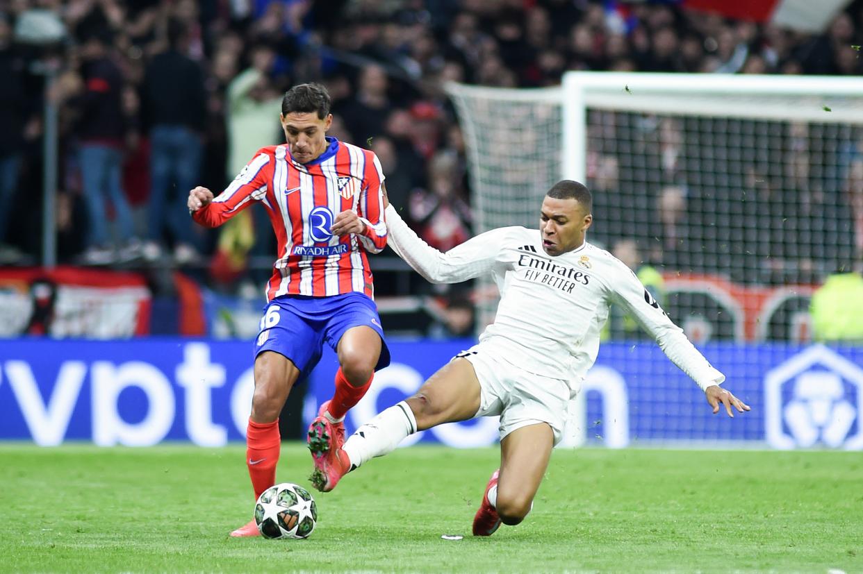 皇马客场逆转晋级欧冠八分之一决赛，表现亮眼的简单介绍