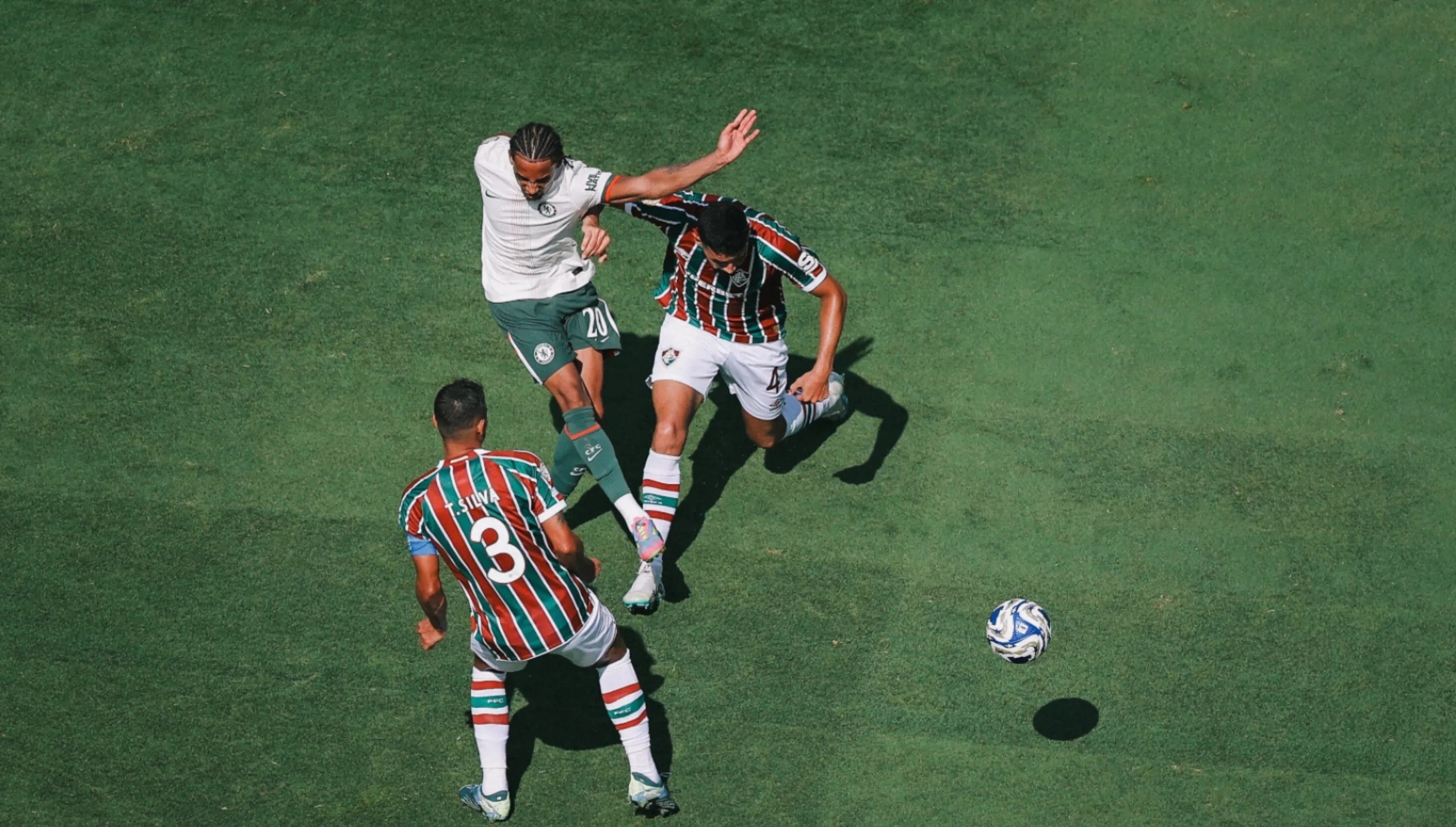 切尔西晋级下一轮，球队表现抢眼，稳步上升