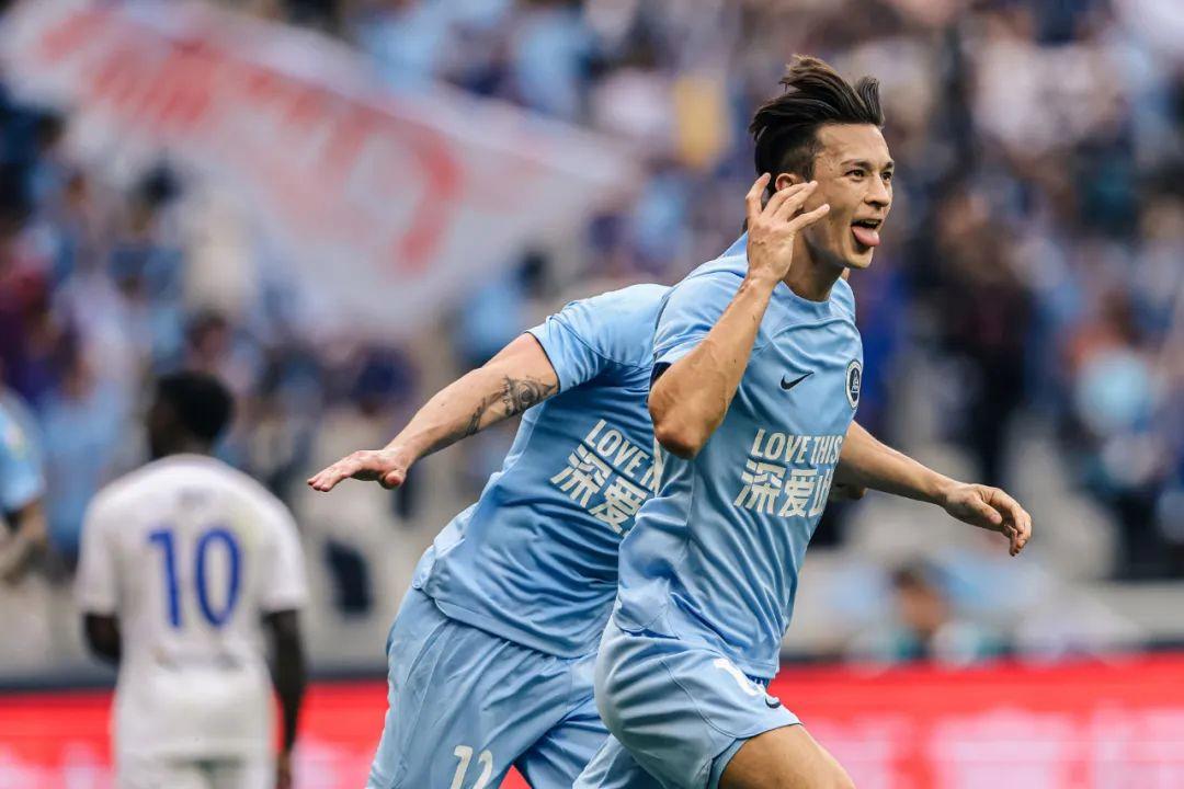 拉齐奥上赛季表现出色,新赛季再创辉煌,表现亮眼 拉齐奥上赛季表现出色,新赛季再创辉煌,表现亮眼