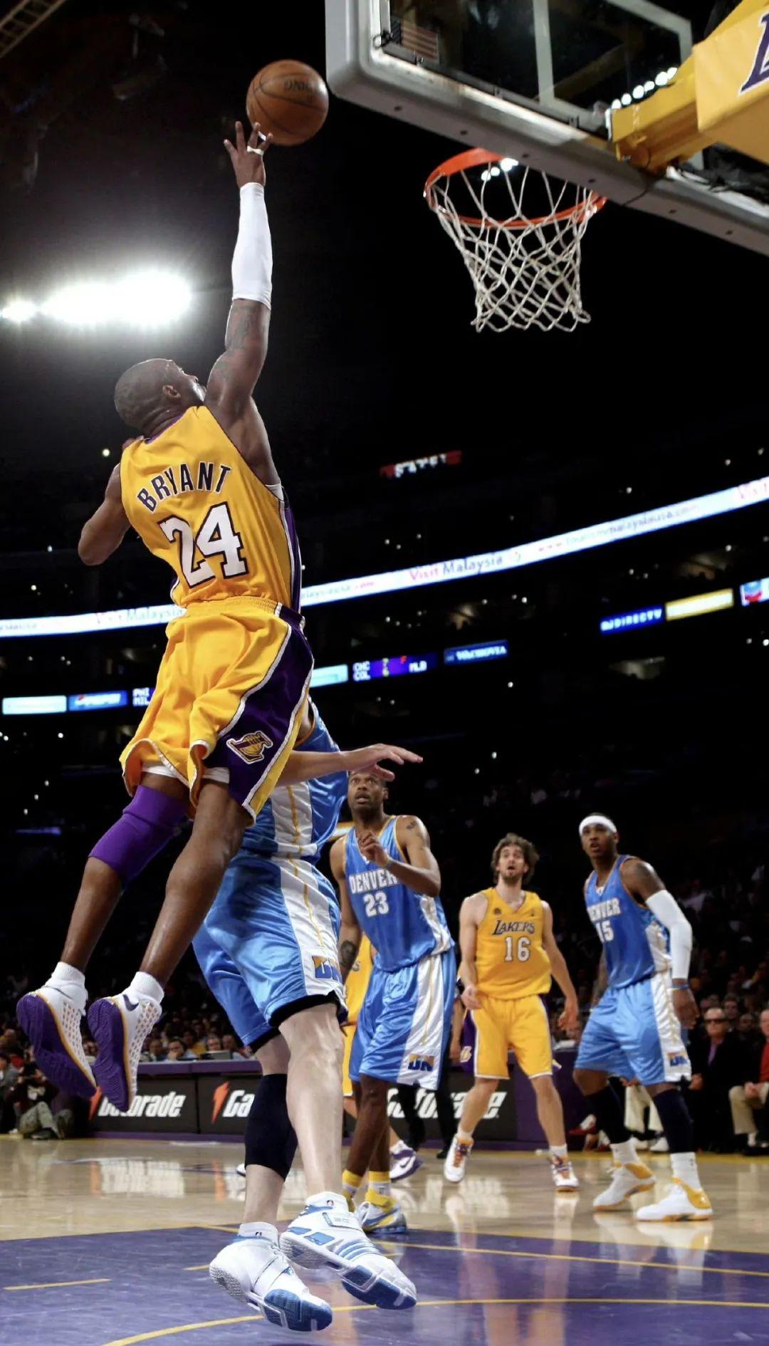 开云体育平台APP-球员们的努力拼搏，在赛场上闪耀着光芒，气势如虹