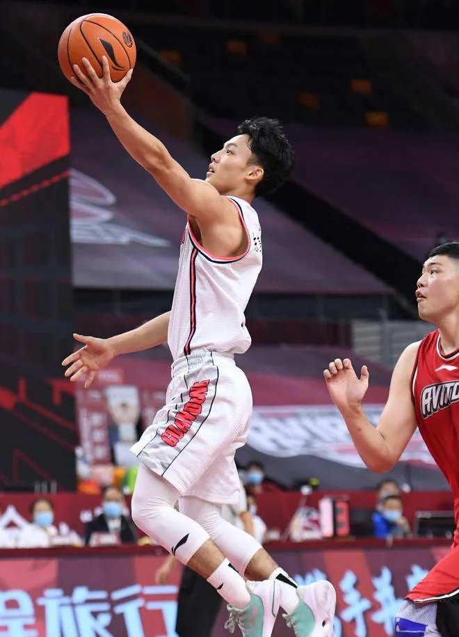 开云体育下载-山西直面广东，实力较量谁能脱颖而出，气势如虹