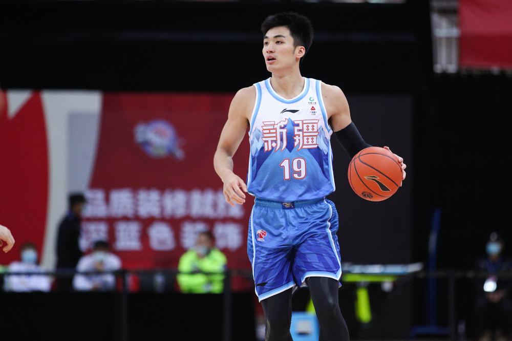 青岛队轻取太阳，周琦扛起全队