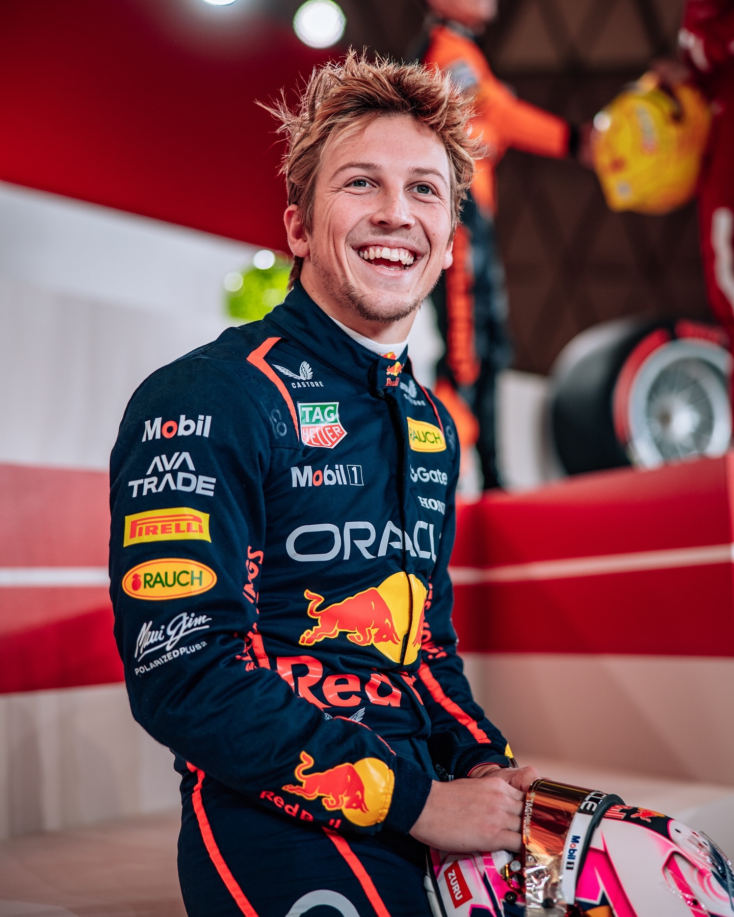 法拉利鏖战索伯车队，塞恩斯惊艳四座